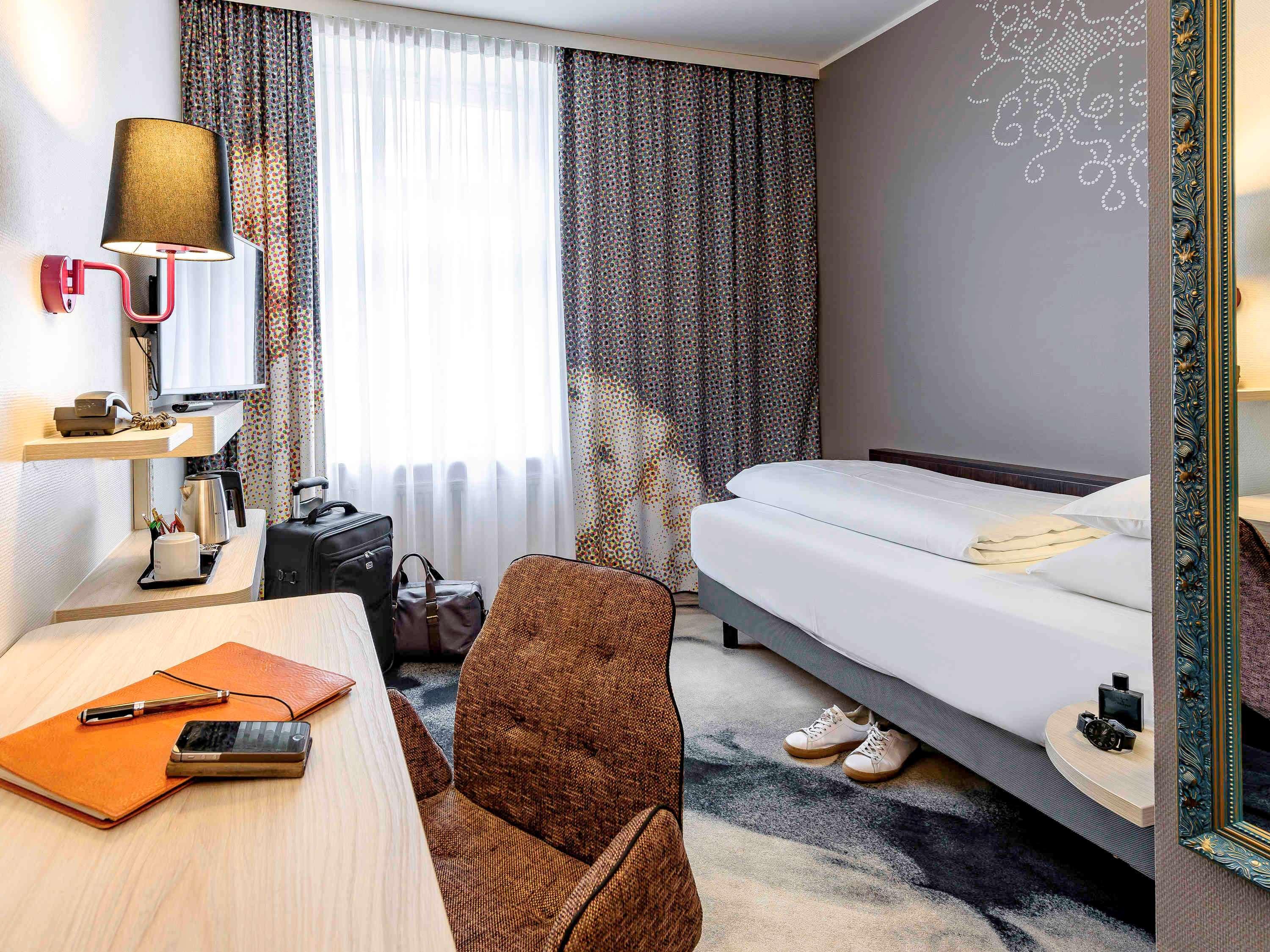Single Room With The New Mercure Great Bed