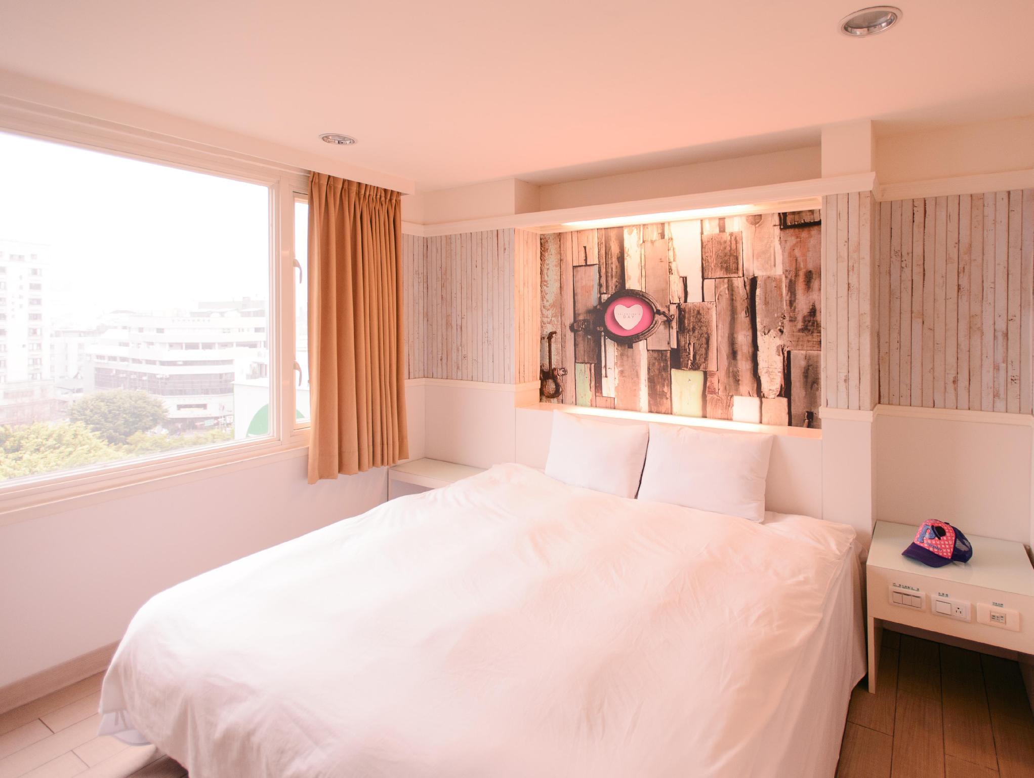 City, Double Bed