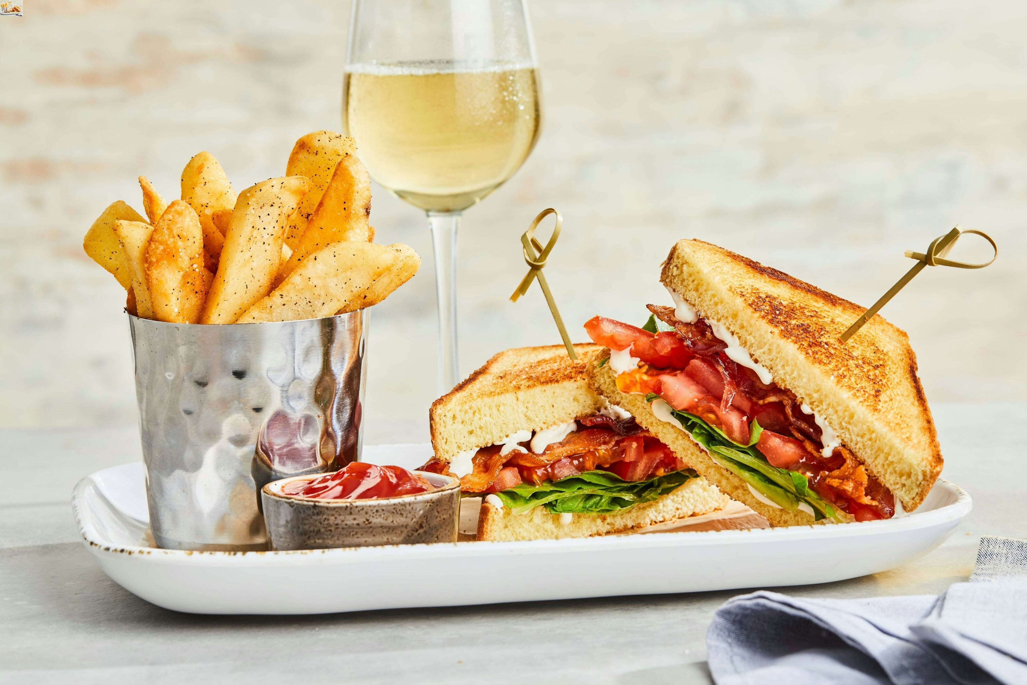 Courtyard By Marriott Republic Aprt Long Island Farmingdale 30/71