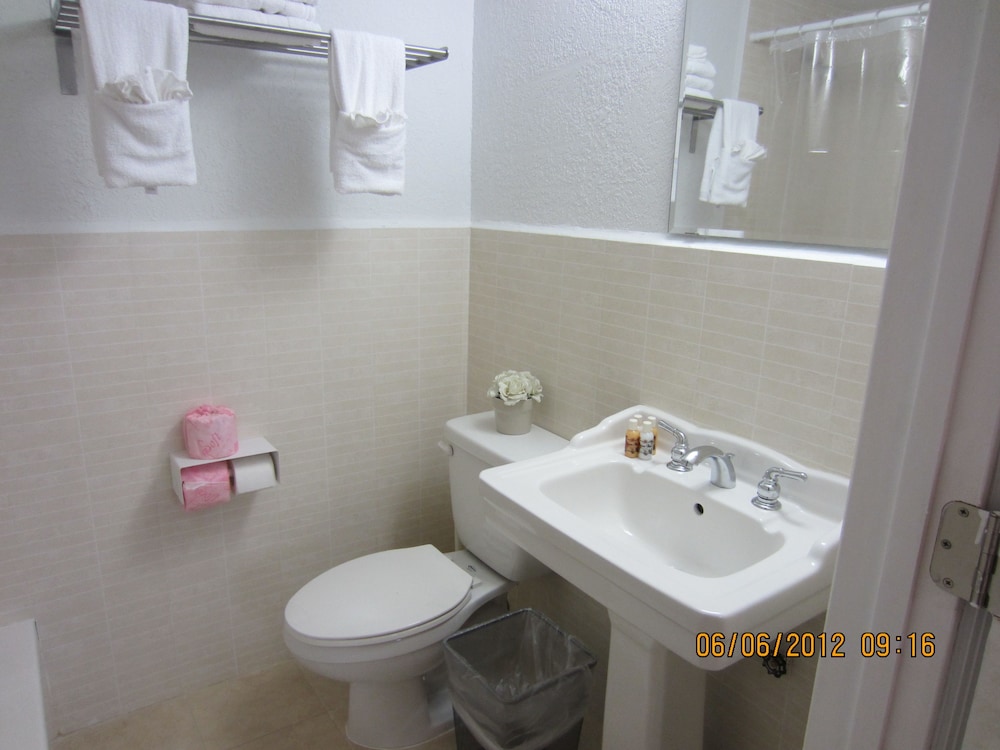Shalimar Motel 19/47