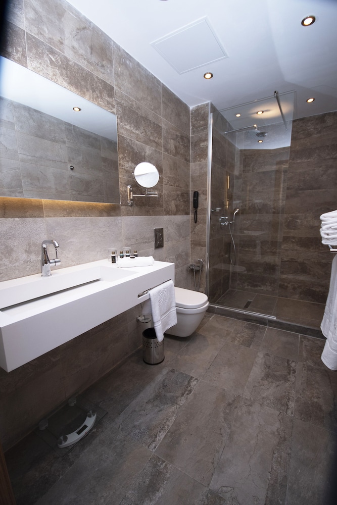 RODINA Hotel 49/49