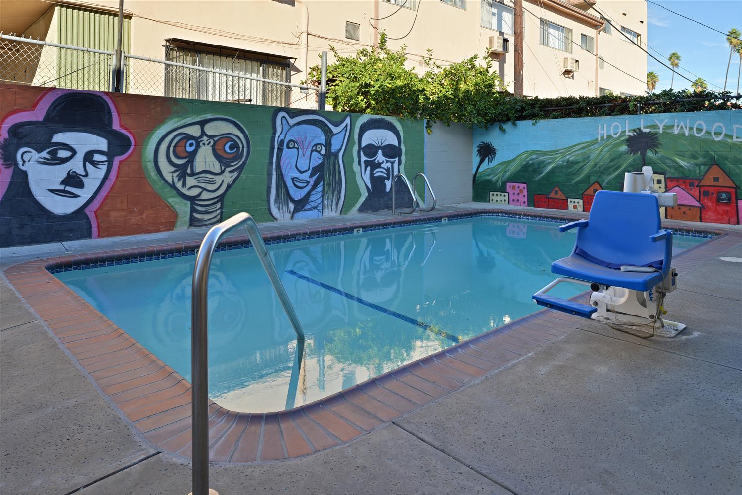 Emerald Inn on Sunset 4/7