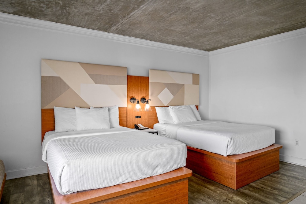 The Waves Hotel at Myrtle Beach 25/60