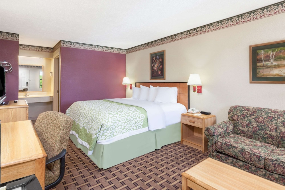 Days Inn by Wyndham Lexington 12/25