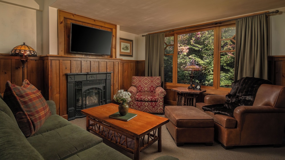 Whiteface Lodge 62/80