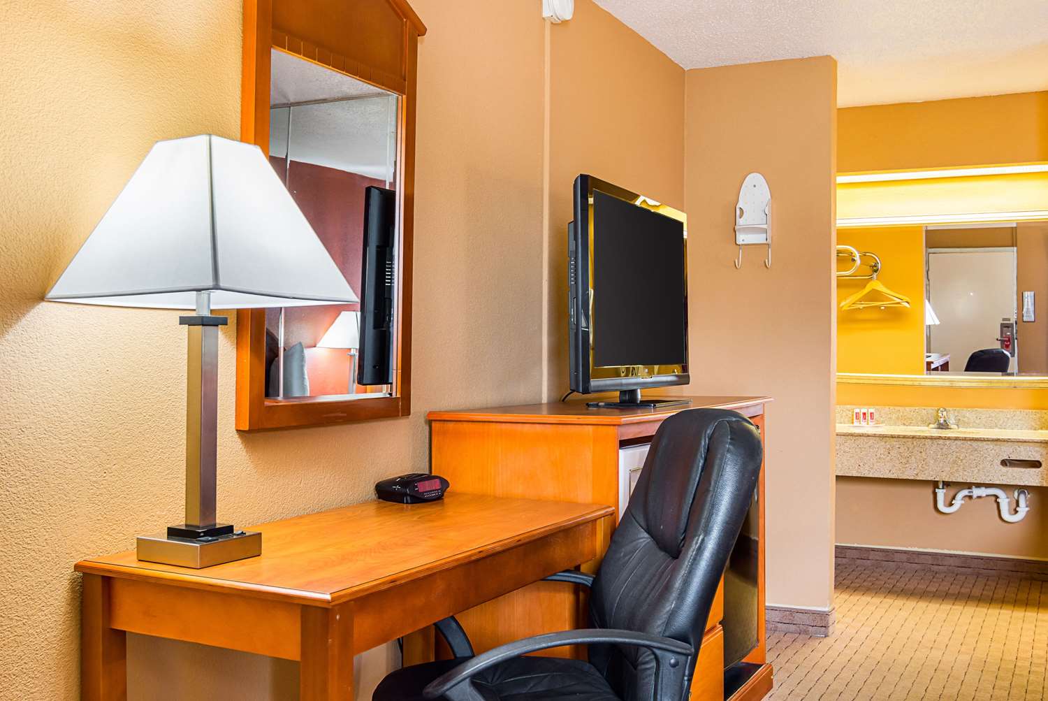 Econo Lodge Jacksonville near Little Rock Air Force Base 32/38
