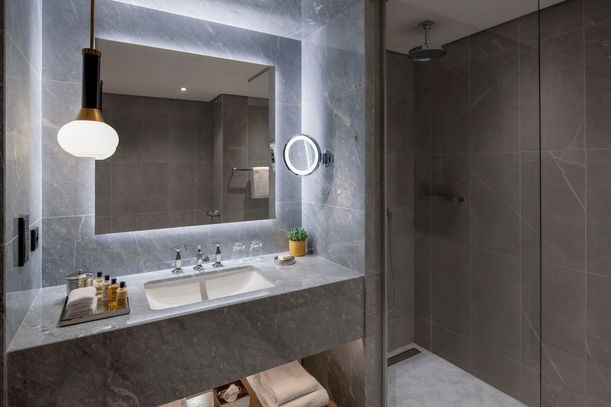 Suite, King Bed, Champs Elysées View، Paris Marriott Champs Elysees Hotel 3/5