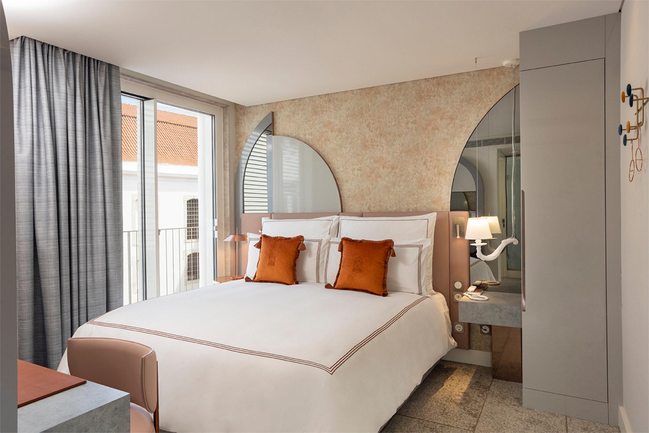 Cloister, Deluxe, King Bed, with View