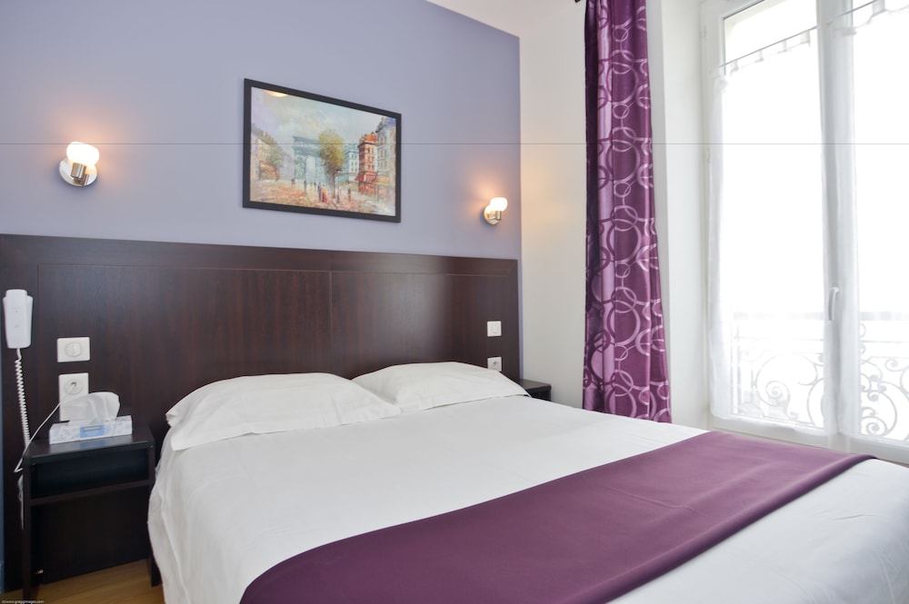 ROOM, DOUBLE BED