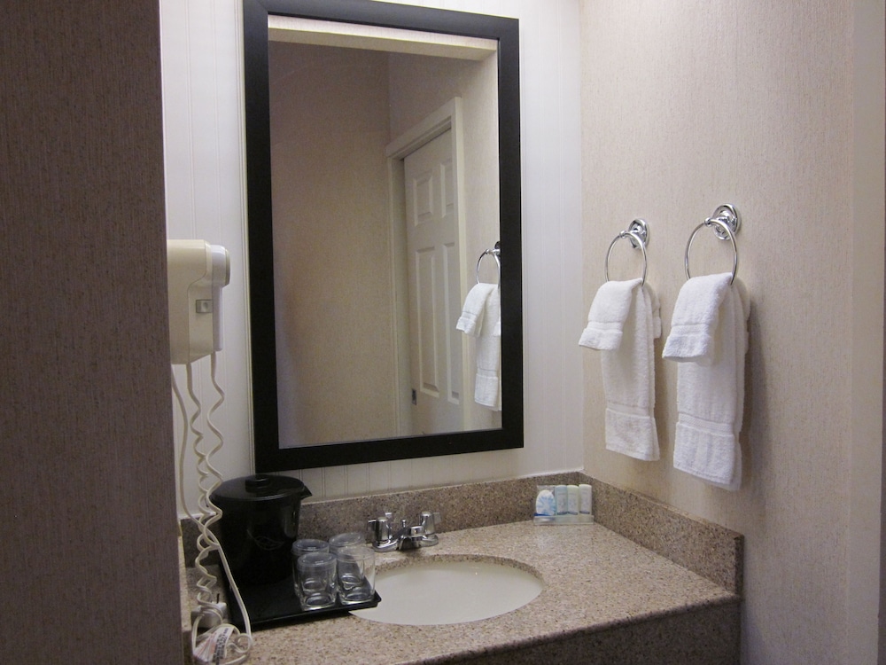Sleep Inn Lake Wright Norfolk Airport 17/55