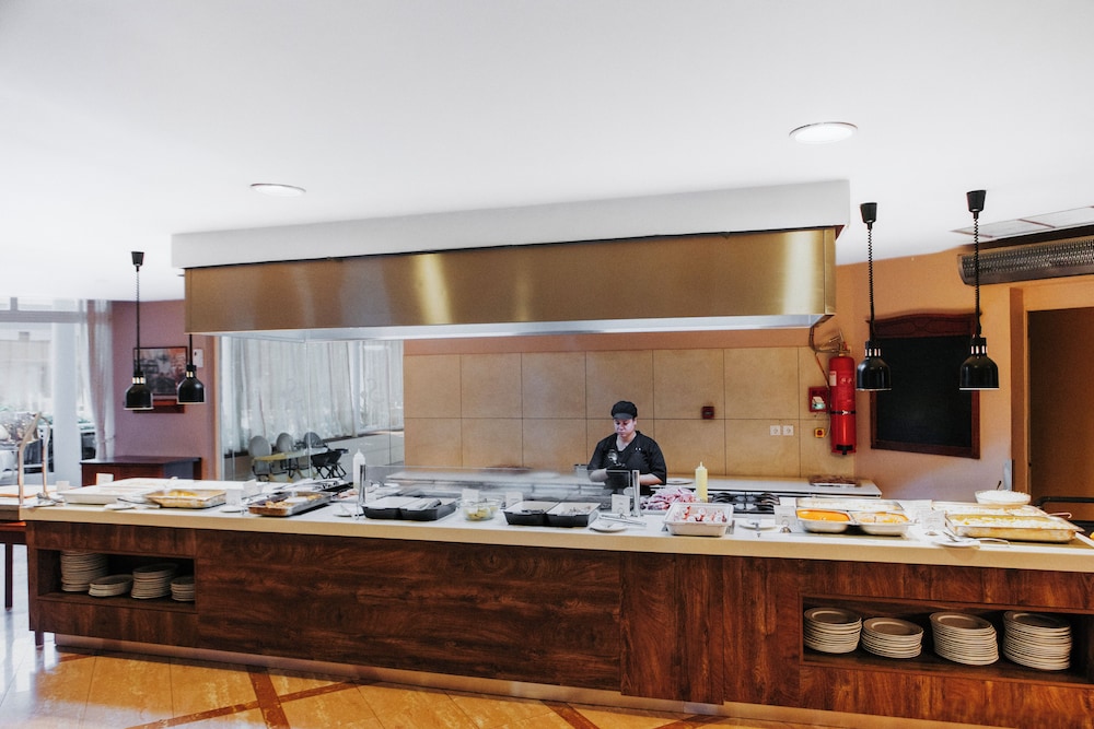 Sovereign Beach Hotel 7/50