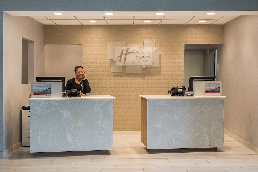 Holiday Inn Express and Suites Norwood Boston Area 5/40