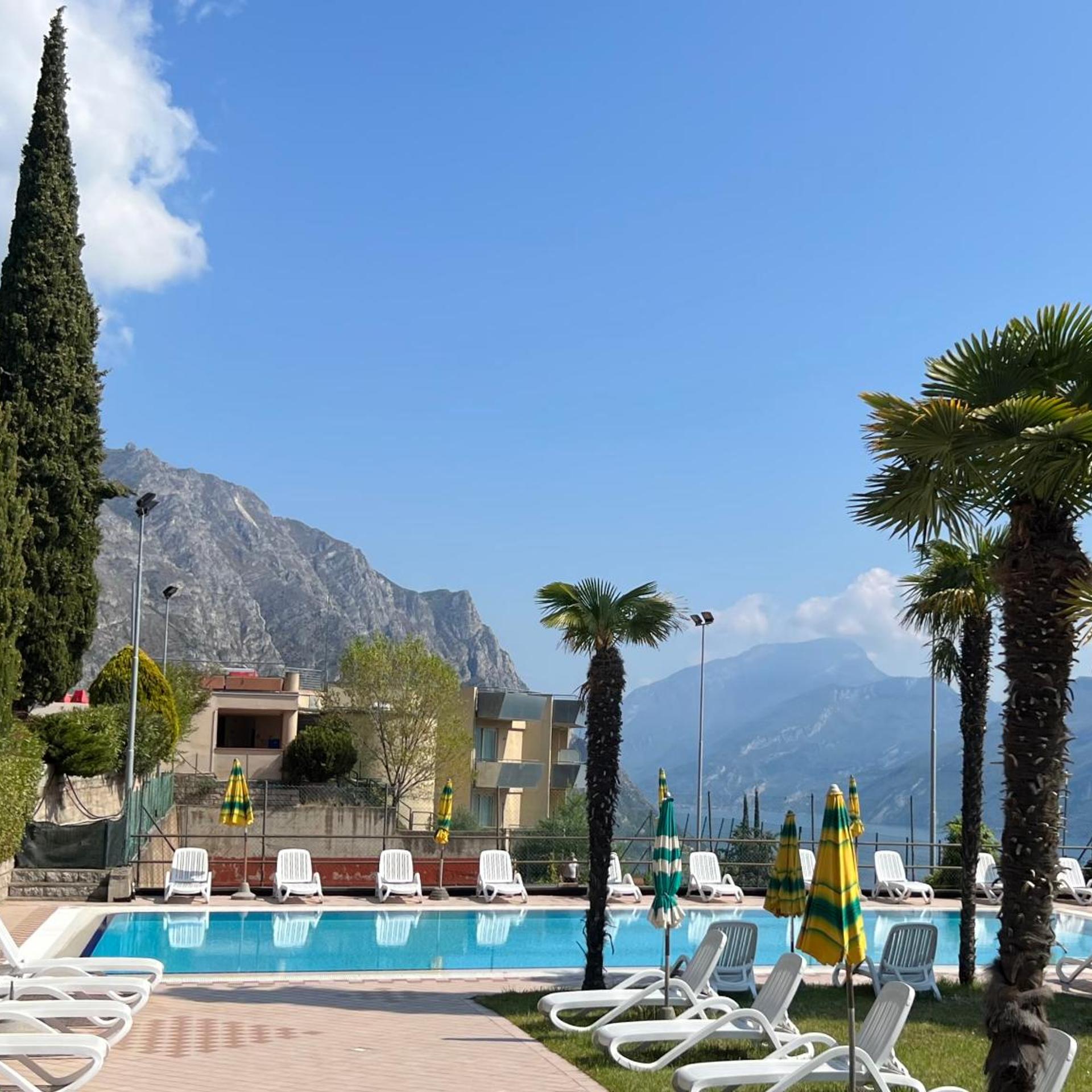 Hotel Village Bazzanega 48/50