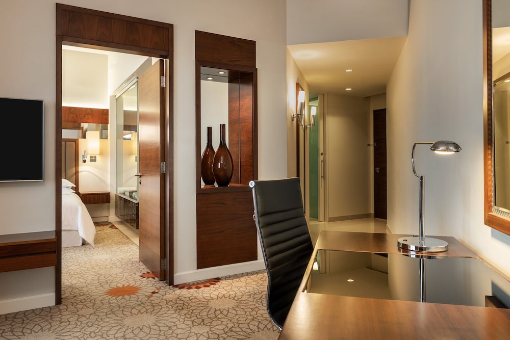 Sheraton Mall of the Emirates Hotel, Dubai 36/46