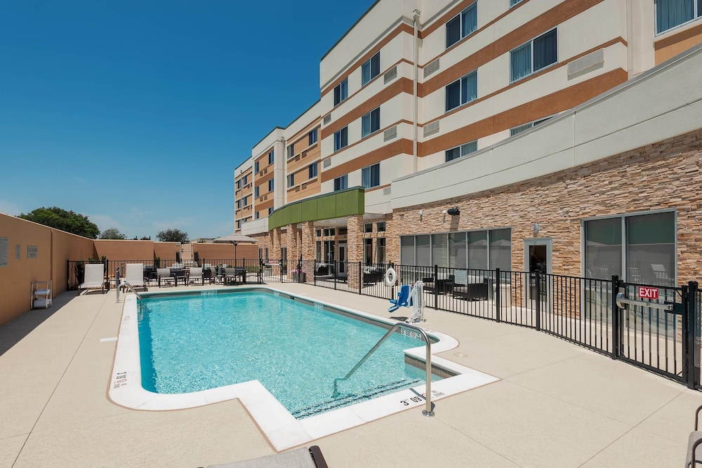 Courtyard Ardmore 6/45