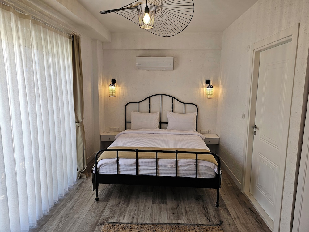 Kugu Urla Otel 14/50