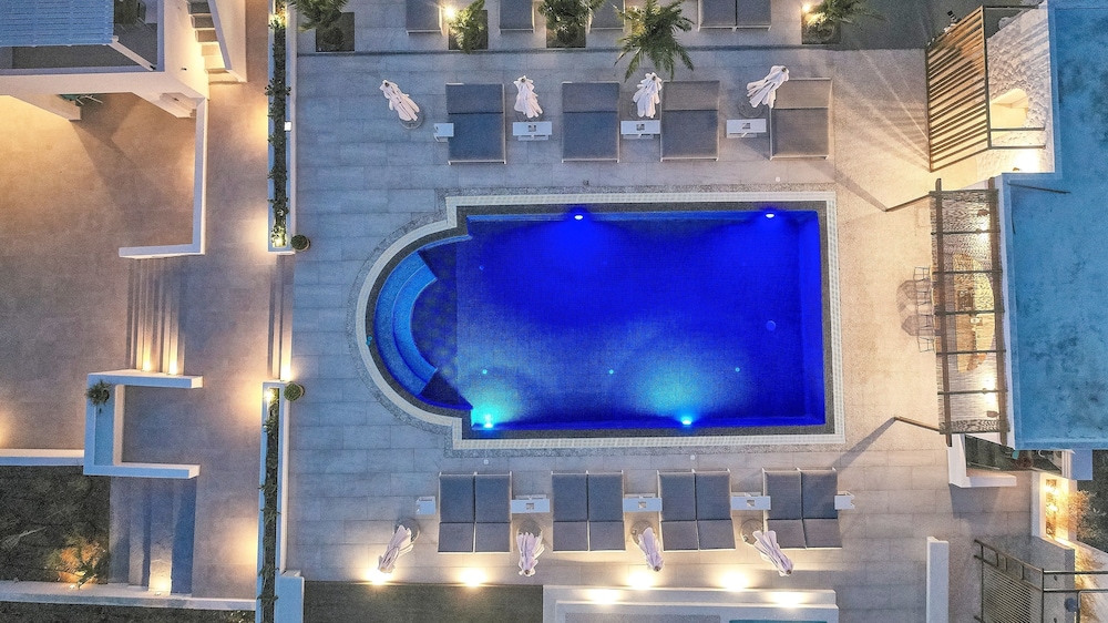Petri Suites 38/74