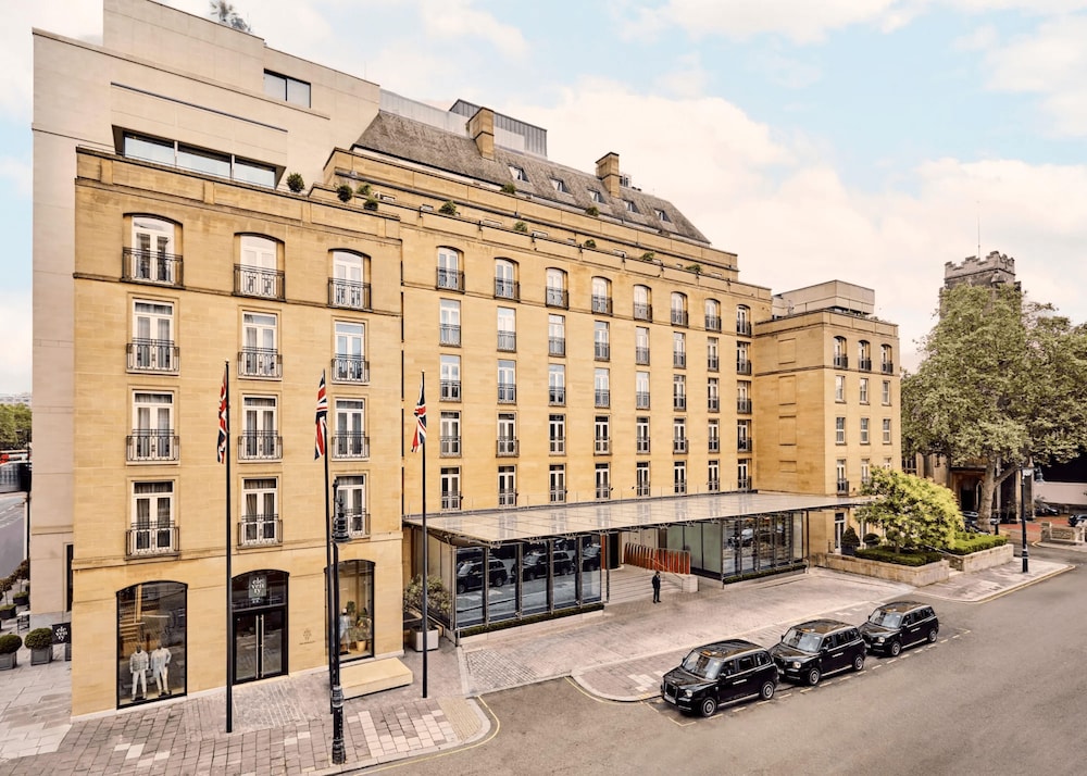 THE BERKELEY HOTEL 62/73