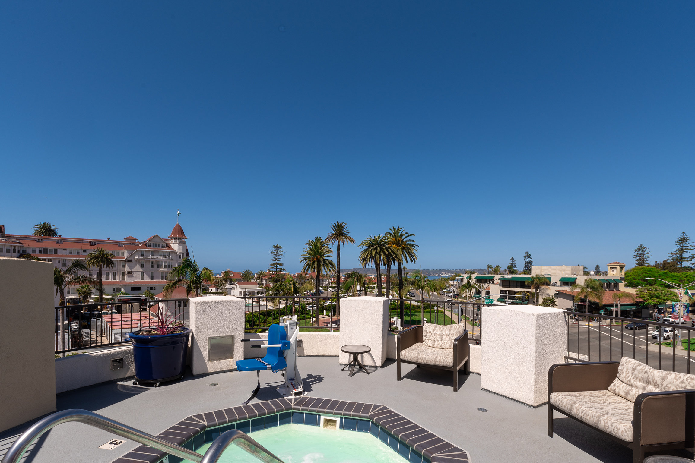 Coronado Beach Resort 73/77