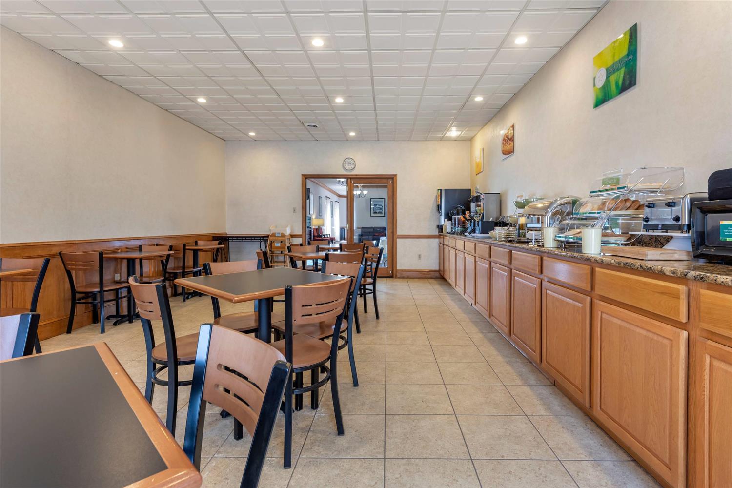 restaurant cafeteria