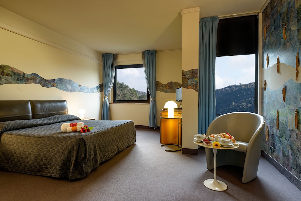 Albornoz Palace Hotel 44/71