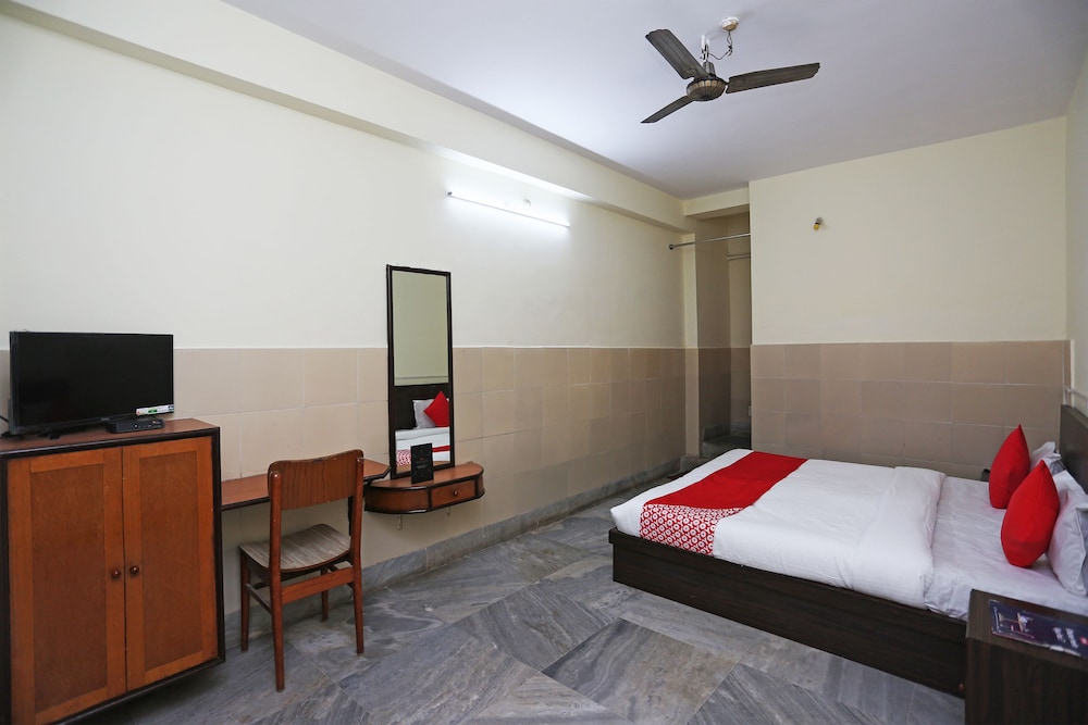 Oyo 26808 Shree Ram Residency 16/32