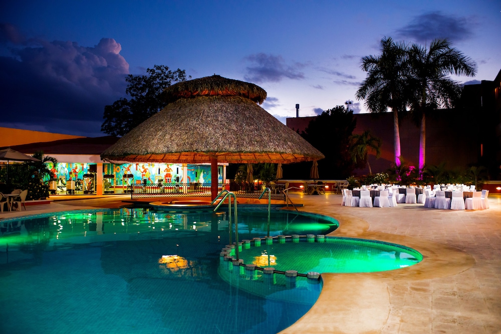 Holiday Inn Merida 13/74
