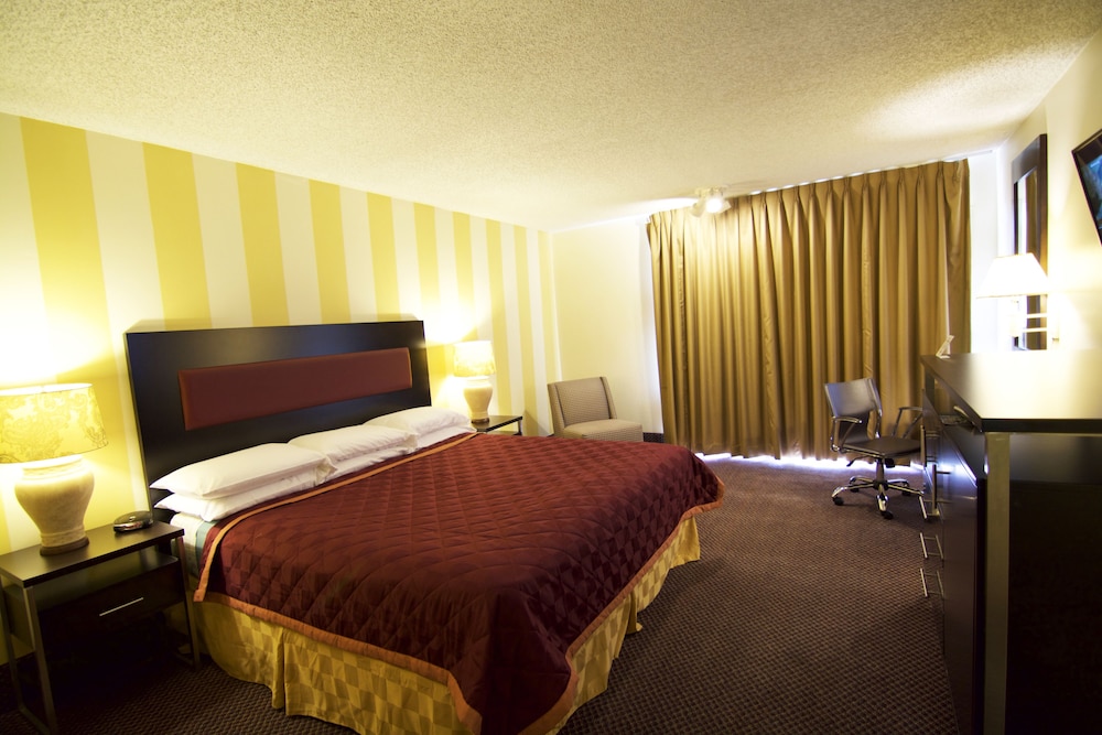 Royal Plaza Inn Indio 25/61