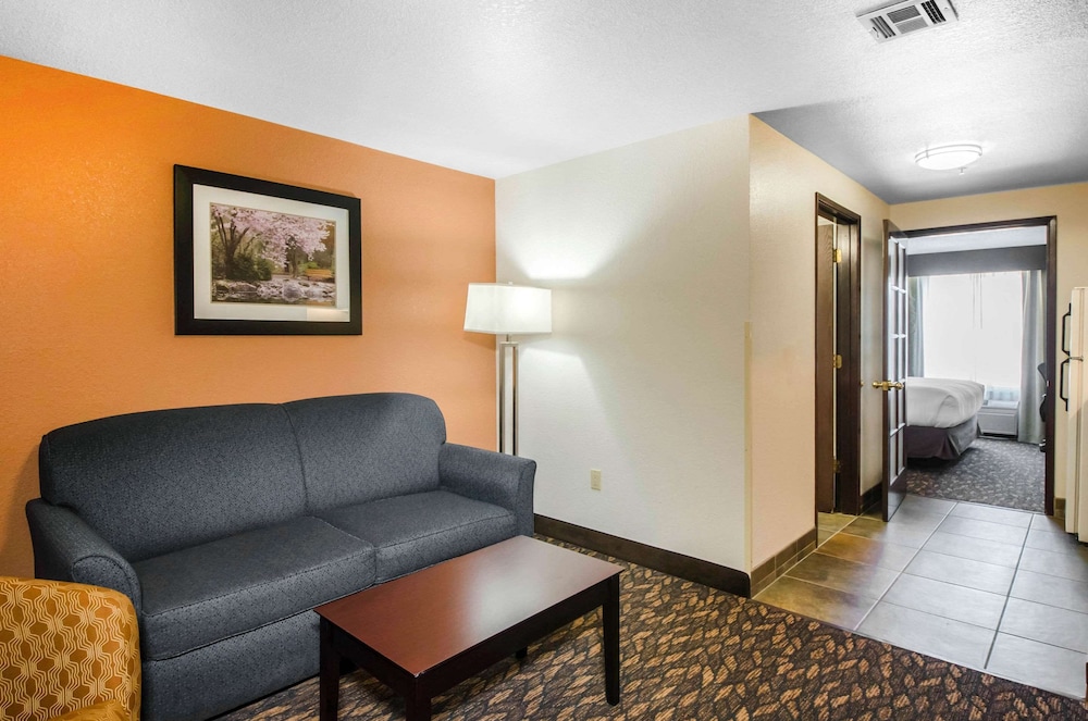 Comfort Inn & Suites Ashland, OR 26/40