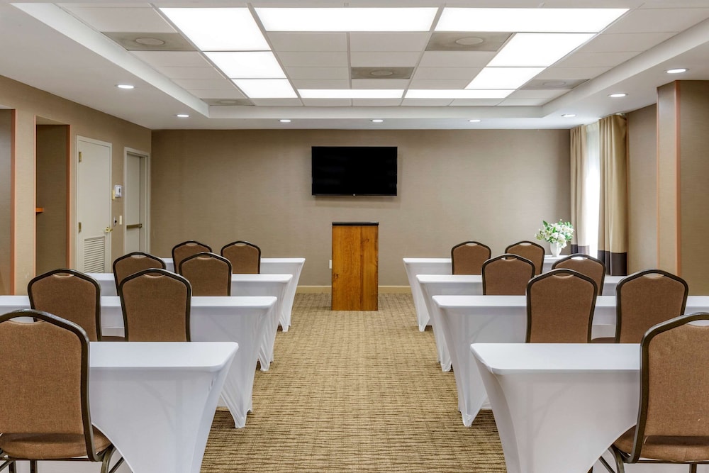 Comfort Inn Greensboro - Kernersville 26/32