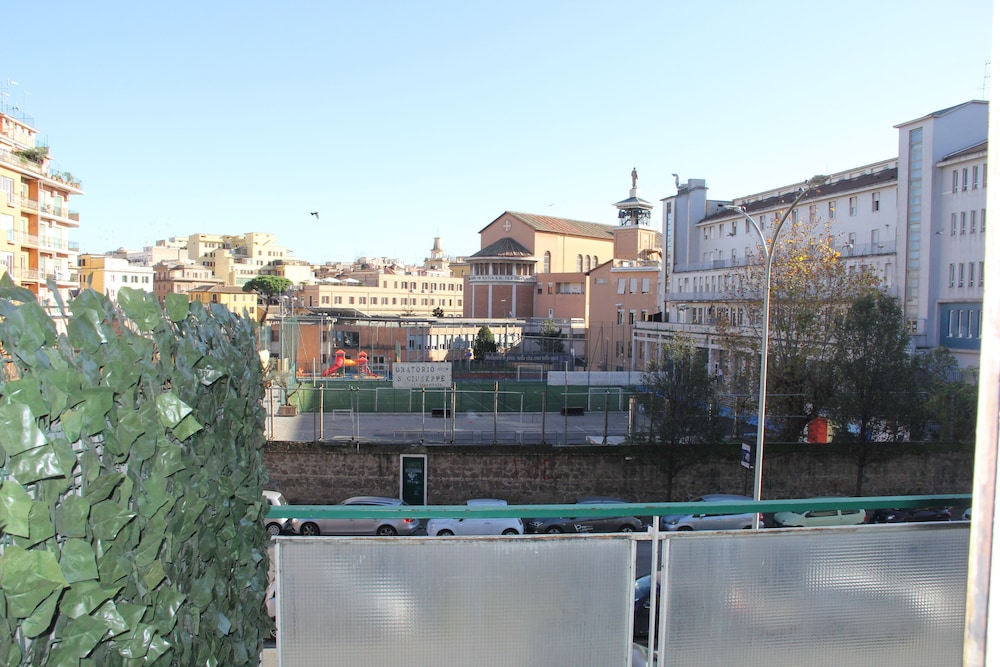Domus Vatican Holidays 4/46