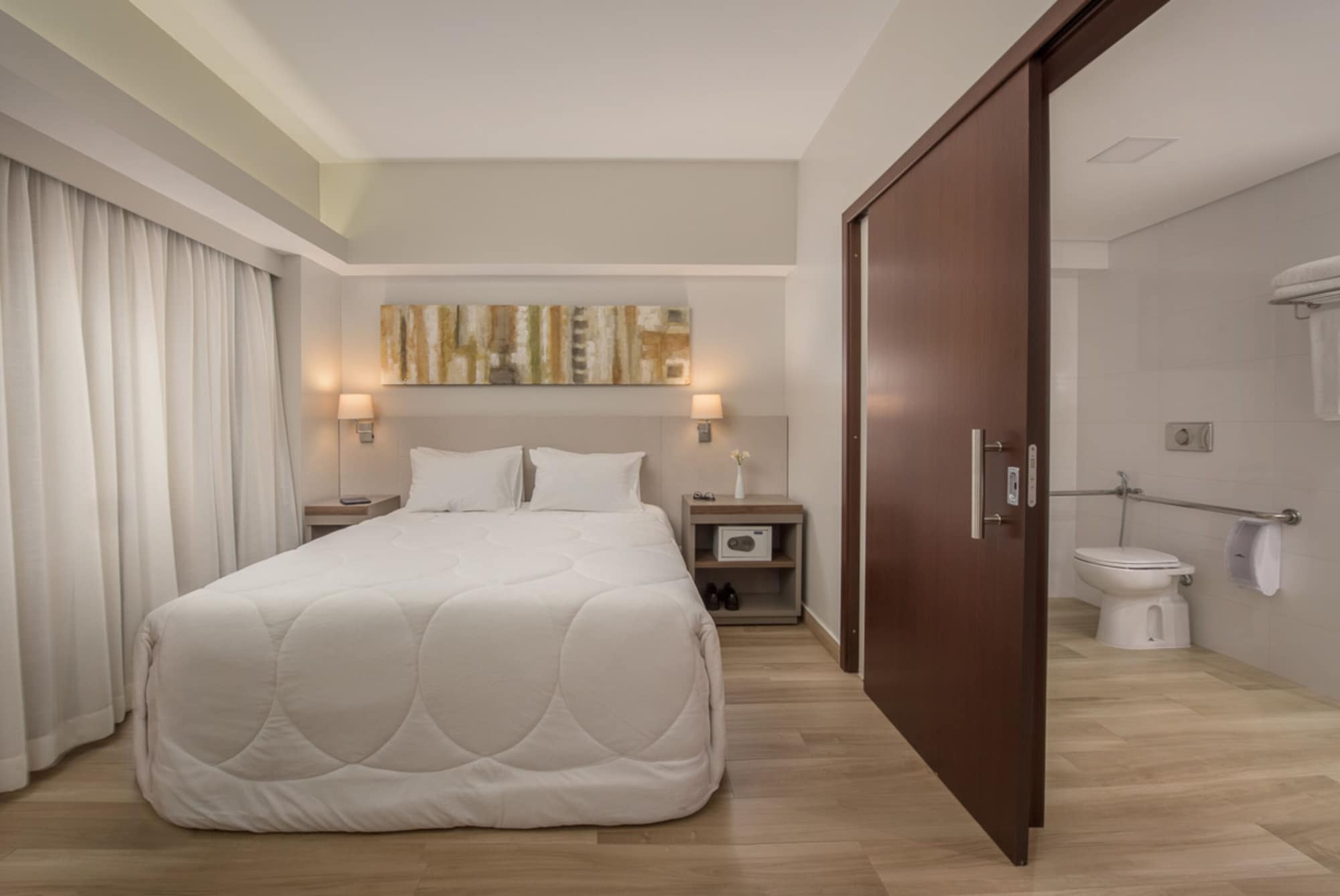Superior Luxury Queen Accessible (PcD)