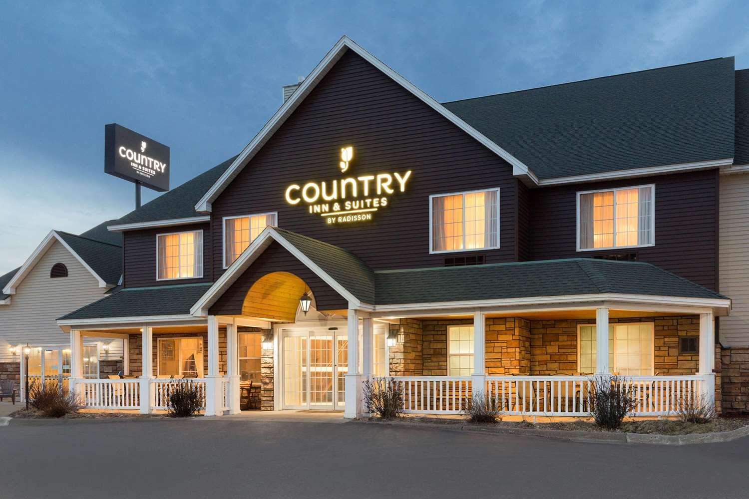 Country Inn & Suites by Radisson, Little Falls, MN 2/14