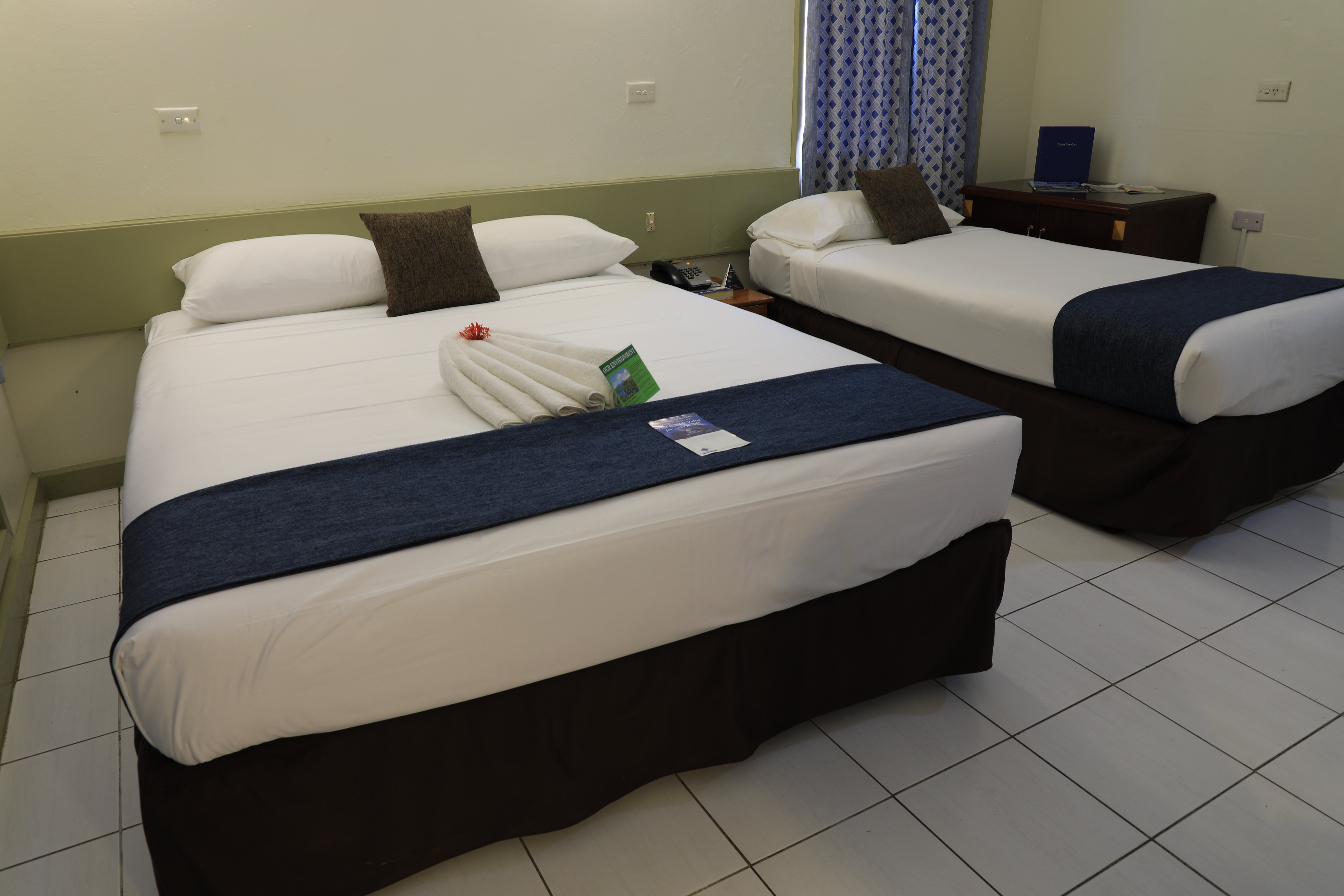 Huon Gulf Hotel and Apartments 21/49