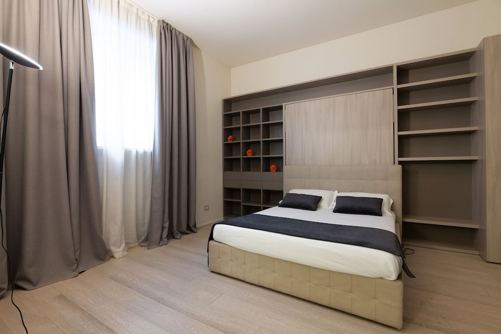 La Chambre Milano 32/66
