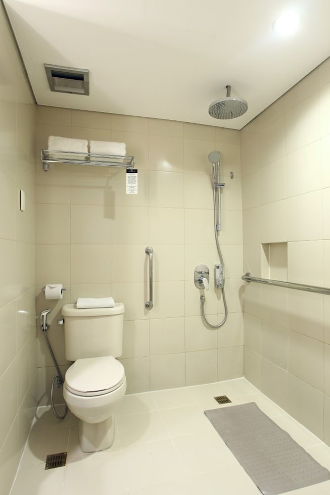 City Garden Suites Manila 68/69