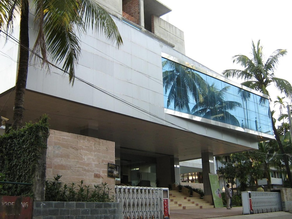 Nirvana Inn 4/50