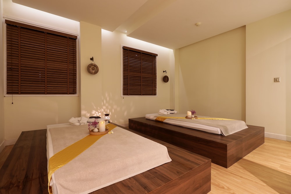 swimming pool spa