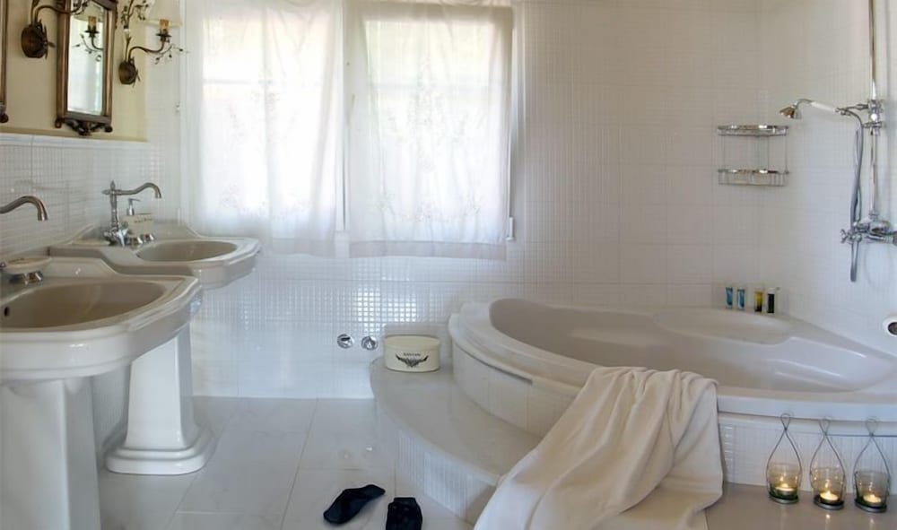 Anerada Inn Boutique Hotel 37/42