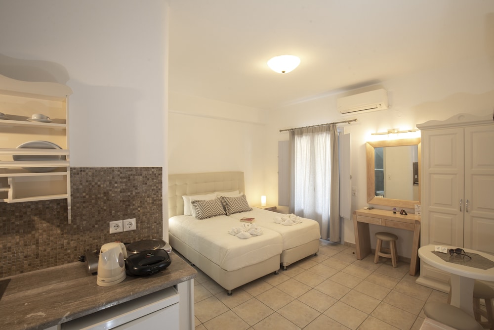Erato Apartments Santorini 36/75