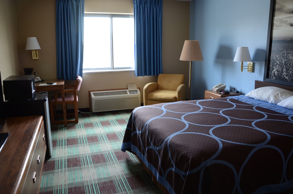 Super 8 by Wyndham Centerville 16/36