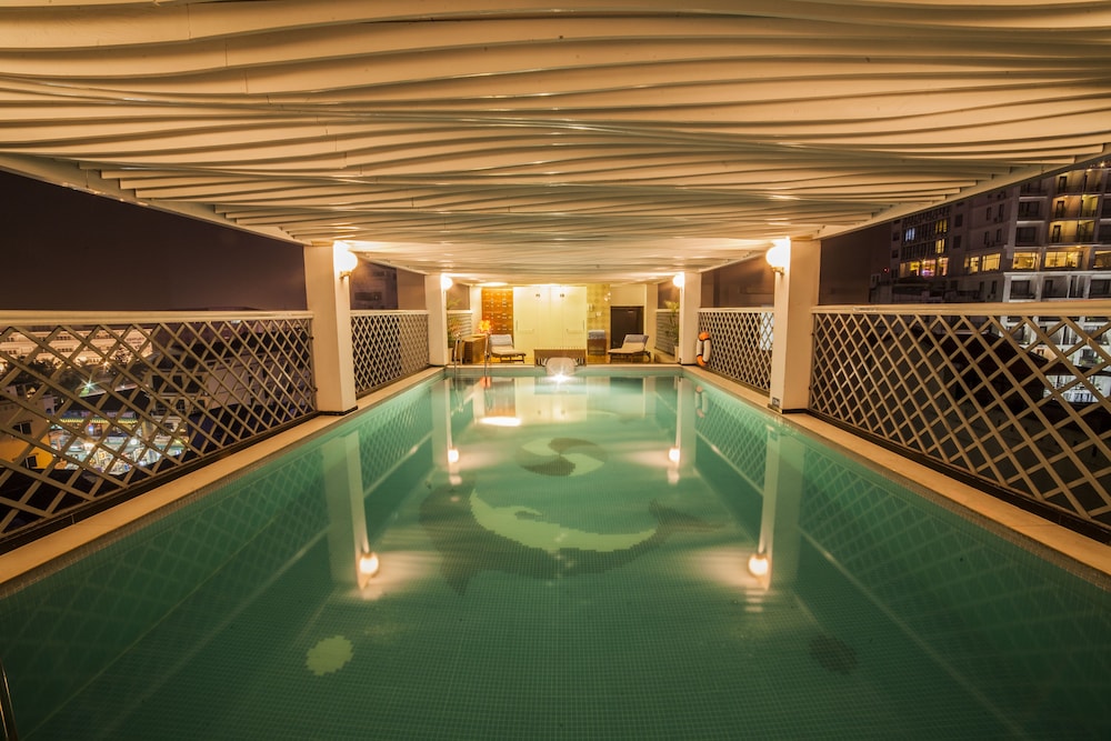 swimming pool spa
