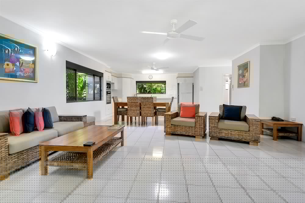 Roydon Beachfront Holiday Apartments 27/50