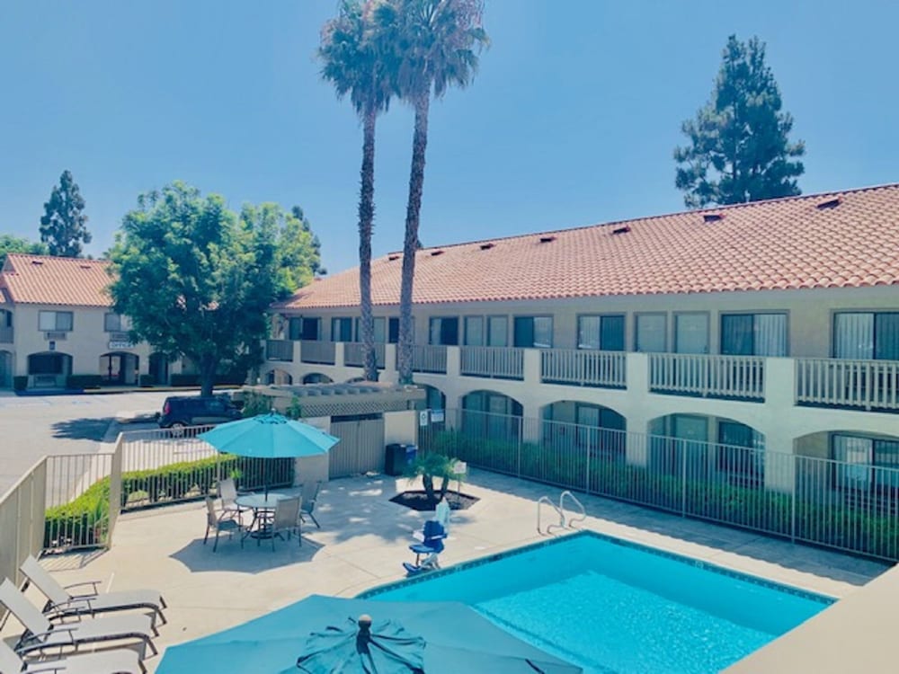 Good Nite Inn Camarillo 6/40