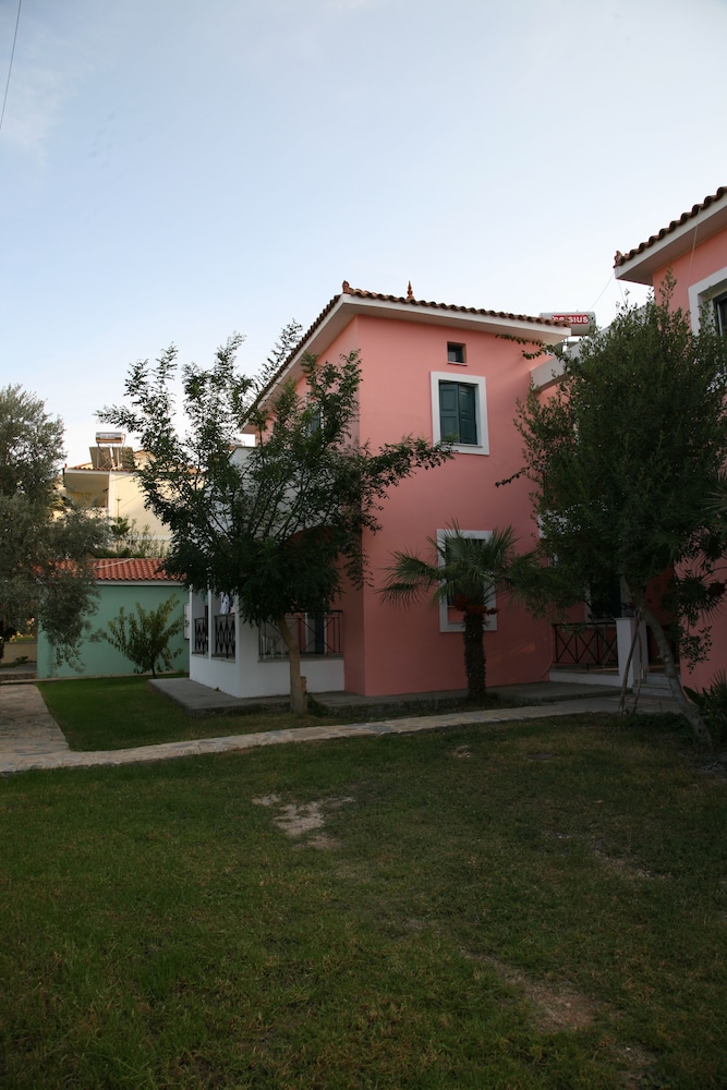 Zeus Hotel Ireon 33/42
