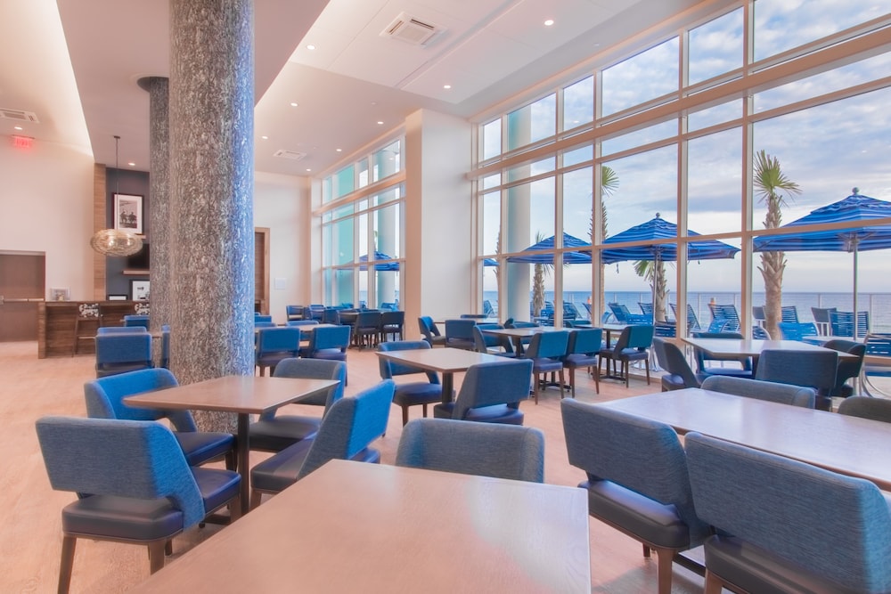 Hampton Inn & Suites Panama City Beach-Beachfront 30/33