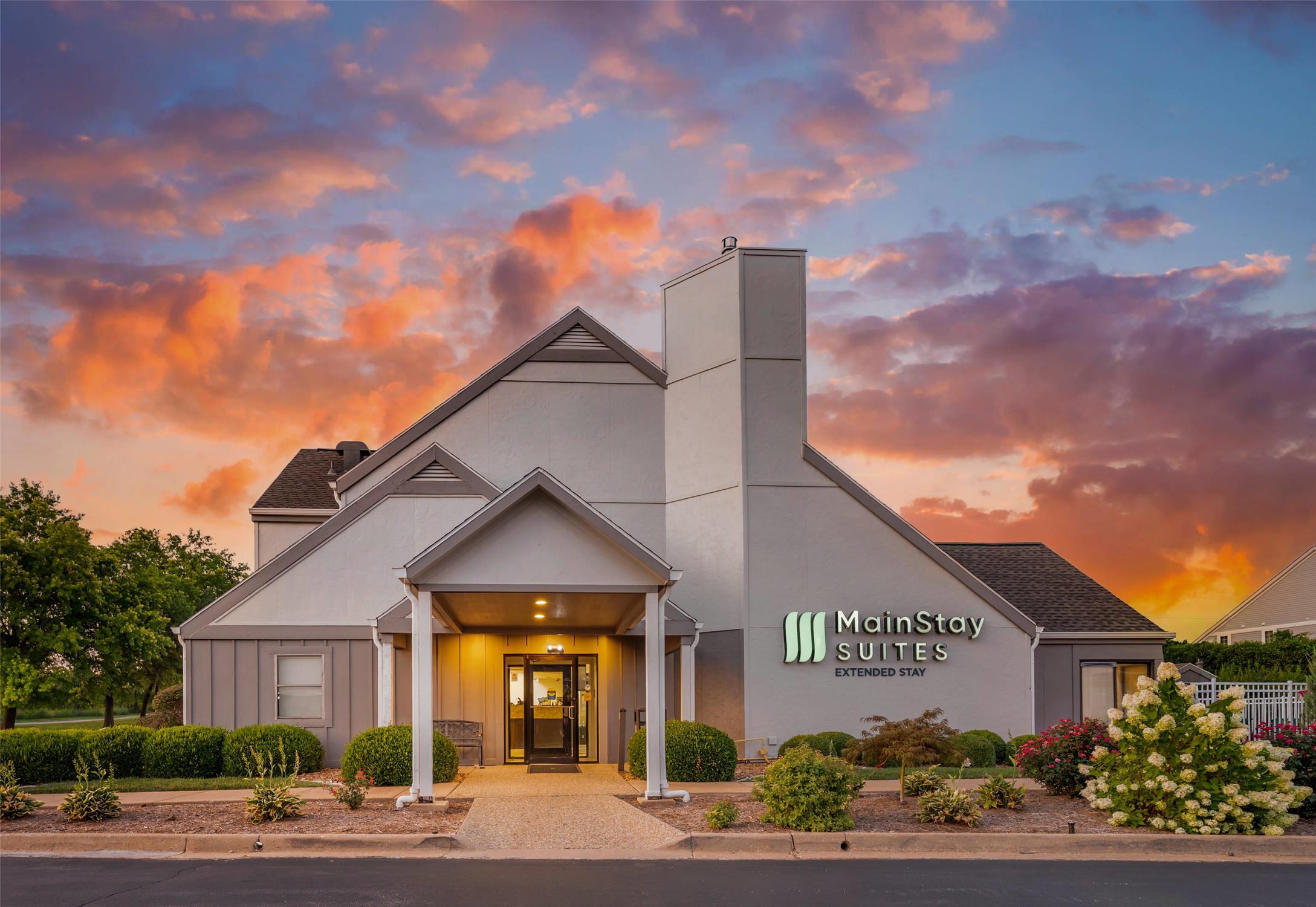 MainStay Suites St. Louis - Galleria photo1