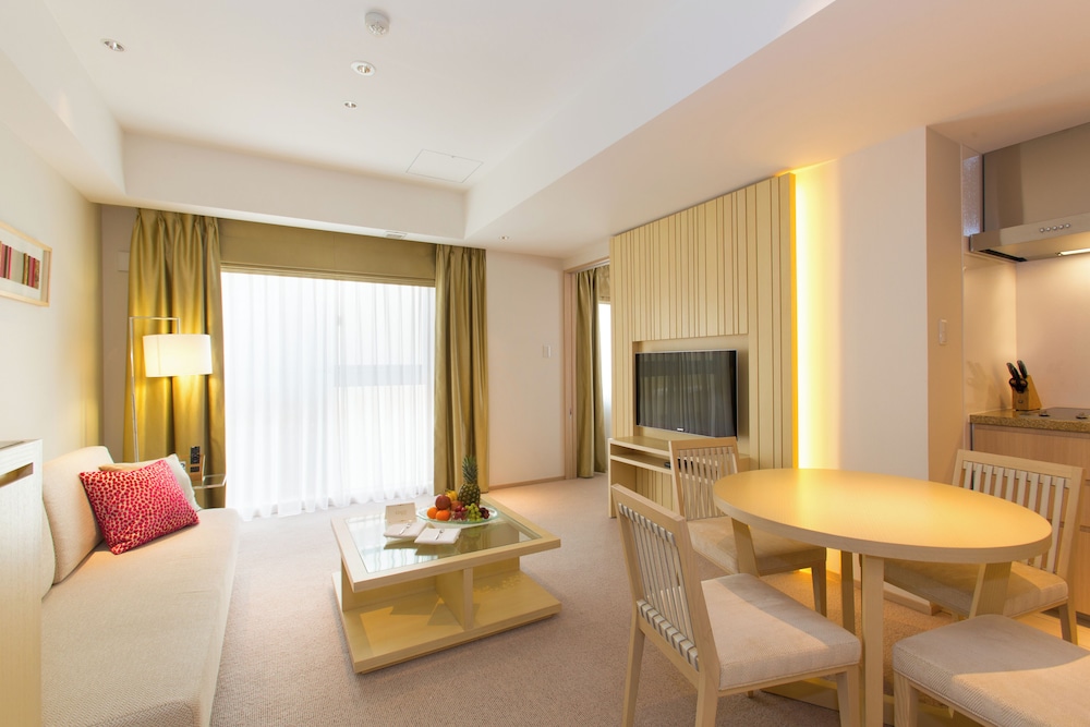 Onsen, Courtyard, Deluxe, Suite, King Bed