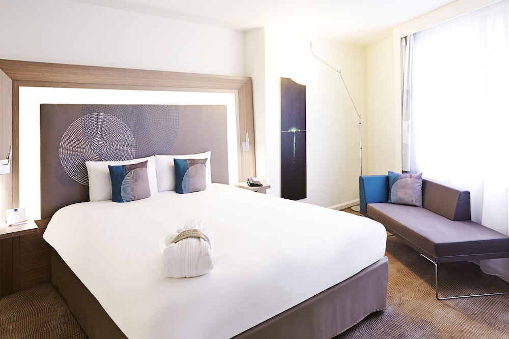 Novotel London Brentford 29/79