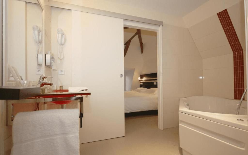 LOGIS AUBERGE DE LA XAINTRIE 42/47
